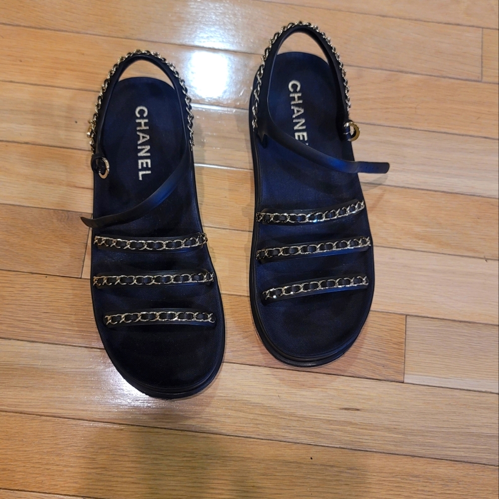 Chanel Veau Black sandals with Gold hardware size 40